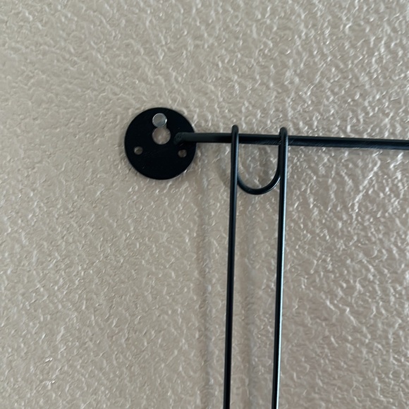 Wall mounted candle holder with adjustable hangers. - Picture 2 of 6